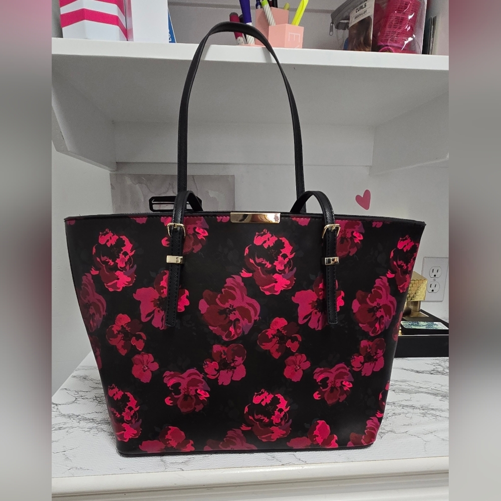 Kelly & Katie Vinna Tote Bag